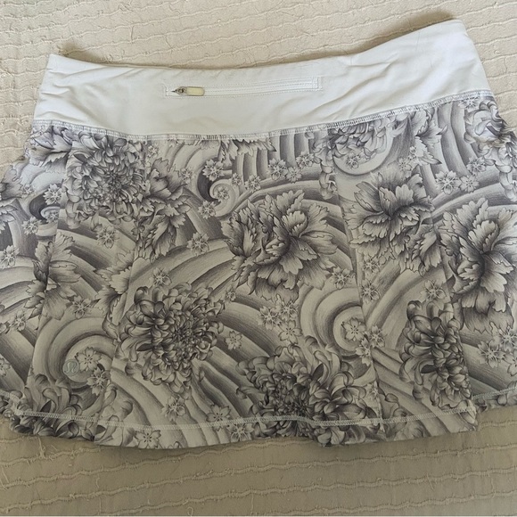 Lululemon Pace Rival Floral Skirt - Picture 4 of 7